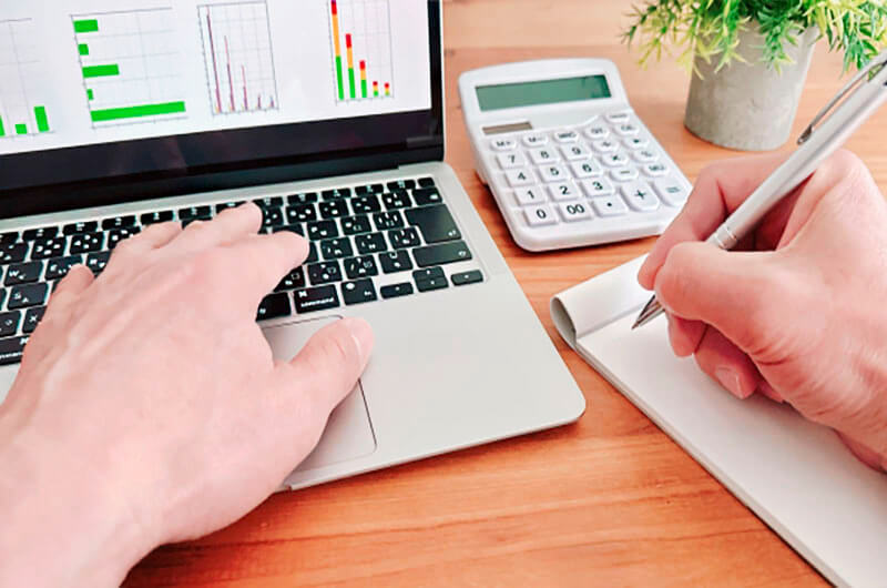 パソコンデーらと伝楽を多用しての作業イメージ